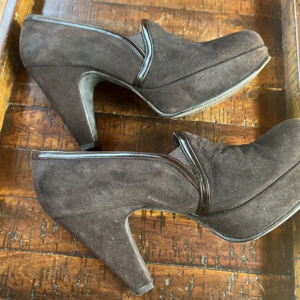 Stuart Weitzman Womens Suede Slip On Platform Closed Toe High Heels Brown Size 7